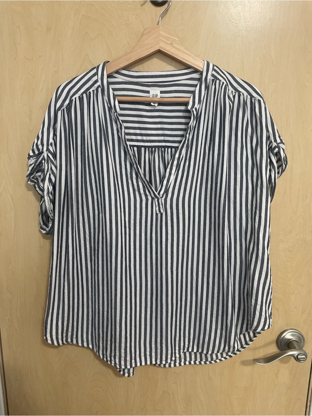 GAP Navy + White Breezy Hi Low Vertical Stripe V-Neck Blouse XL
